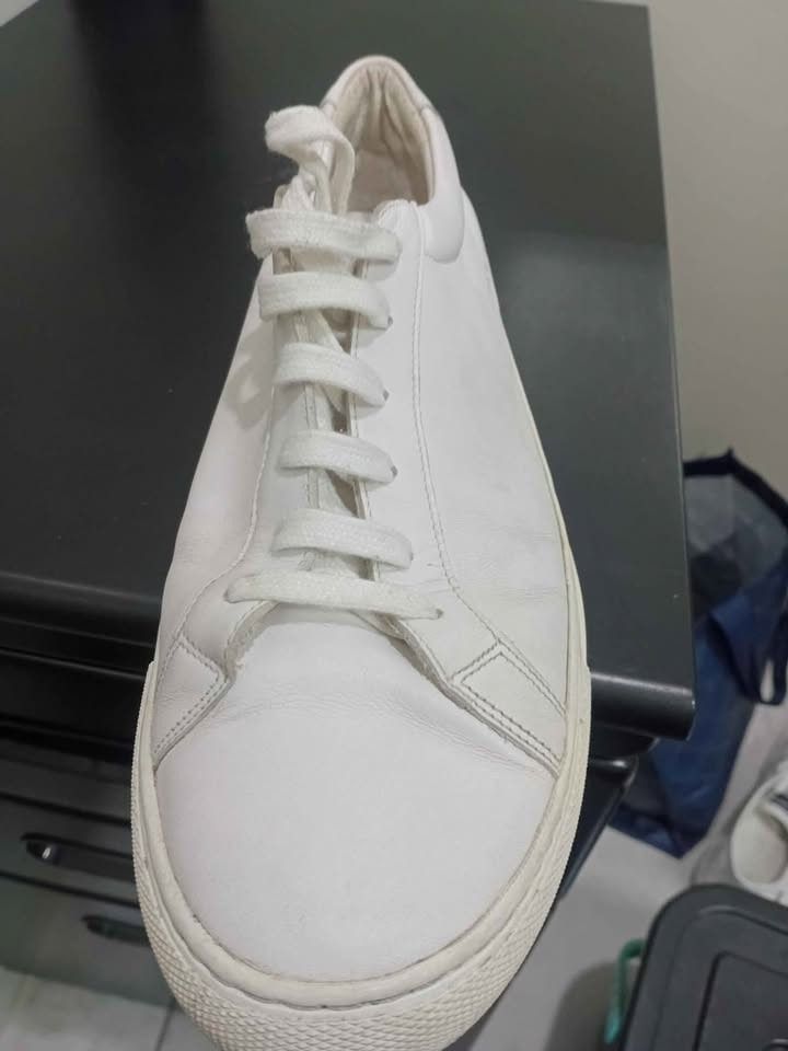 Common Projects Achilles Low (Category: Sneakers) located in Cebu City. Submitted by moderngent.apparel (Listing ID 1362497207, Image 1). Description: Common Projects Achilles Low Size : 42 (both) Excellent Conditions Price : 4,000.00 nego for sure buyer Free Shipping.