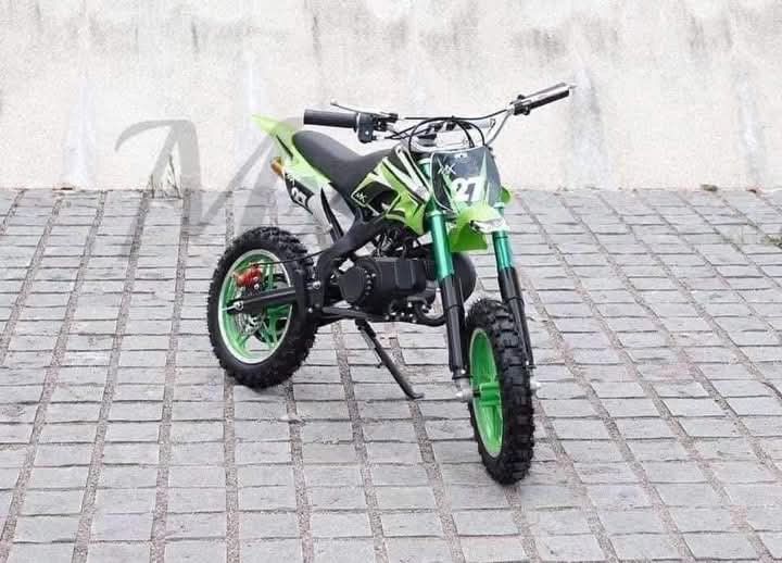 enduro 27 (Category: Bicycles) located in Manila. Submitted by minidivisoria (Listing ID 1362583831, Image 2). Description: Enduro #27 restock Color: green blue red black orange 2-stroke engine motor need 2T. If you add gasoline directly without 2T, the motor will burn out and cannot be used normally.