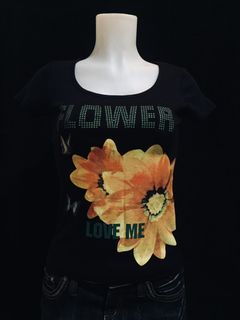 fitted graphic flower designed shirt