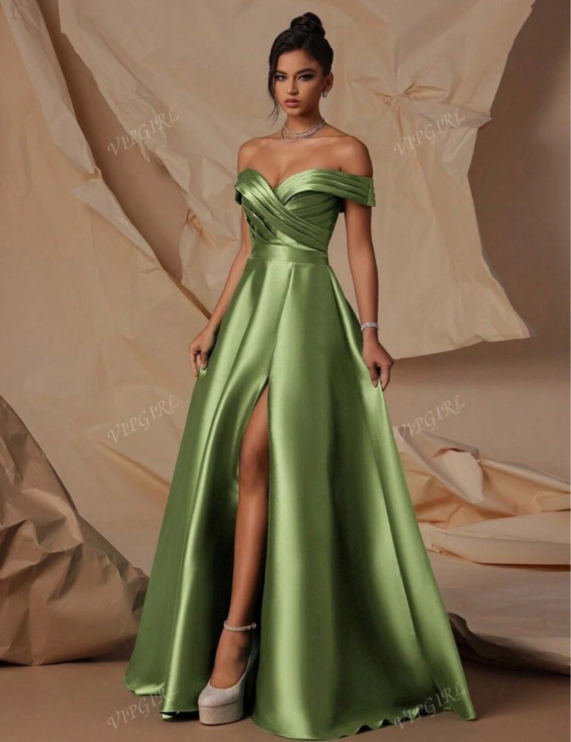 Green Gown (Category: Evening dresses & gowns) located in Pasay City. Submitted by archangel21 (Listing ID 1362486977, Image 1). Description: Used once for a wedding. .