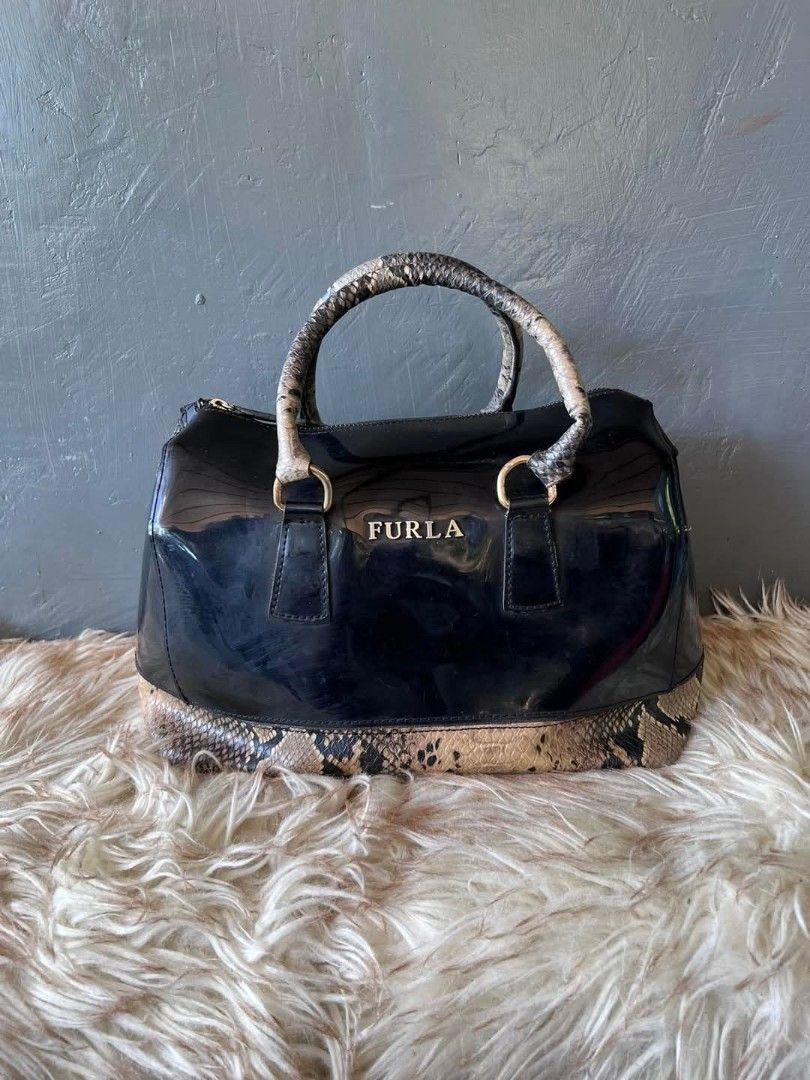 Jelly docs bag (Category: Luxury Bags & Wallets) located in Cagayan de Oro. Submitted by kc_missy (Listing ID 1362635613, Image 2). Description: .