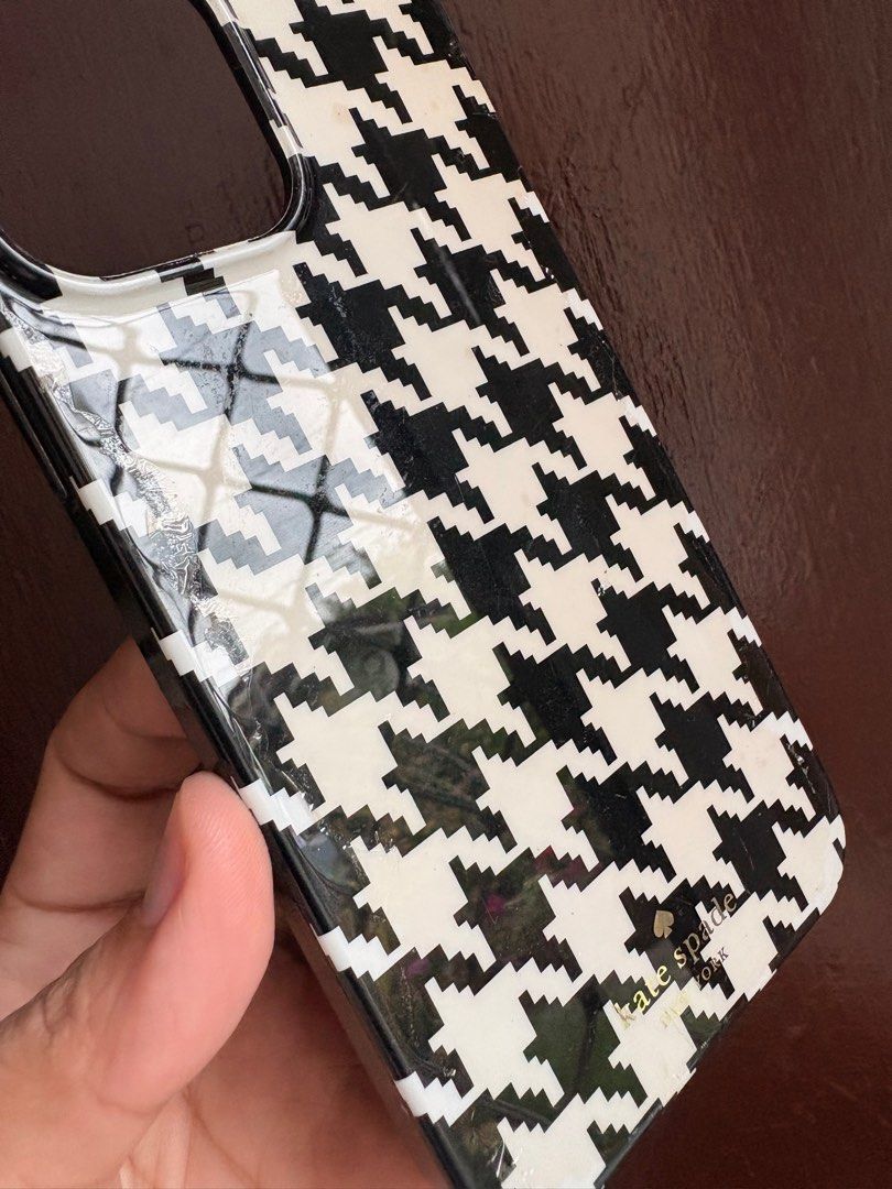 Kate spade iphone 13pro max case (Category: Cases & Sleeves) located in Lingayen. Submitted by momsheebrandedstuffs (Listing ID 1362652857, Image 2). Description: Original KS🌻 May favorite Phone case❤️ Issue: peel off (pls see photos posted) .