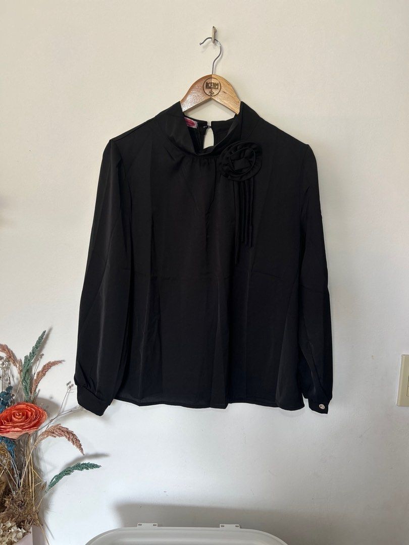 Korean Top Long sleeves (Category: Blouses) located in Tarlac. Submitted by dcfam (Listing ID 1362516594, Image 1). Description: Material: soft satin .