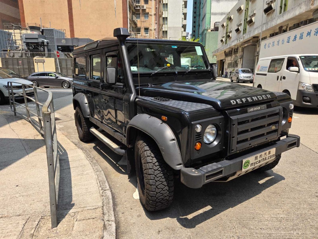 Land Rover  DEFENDER 110 Manual62863128169090114