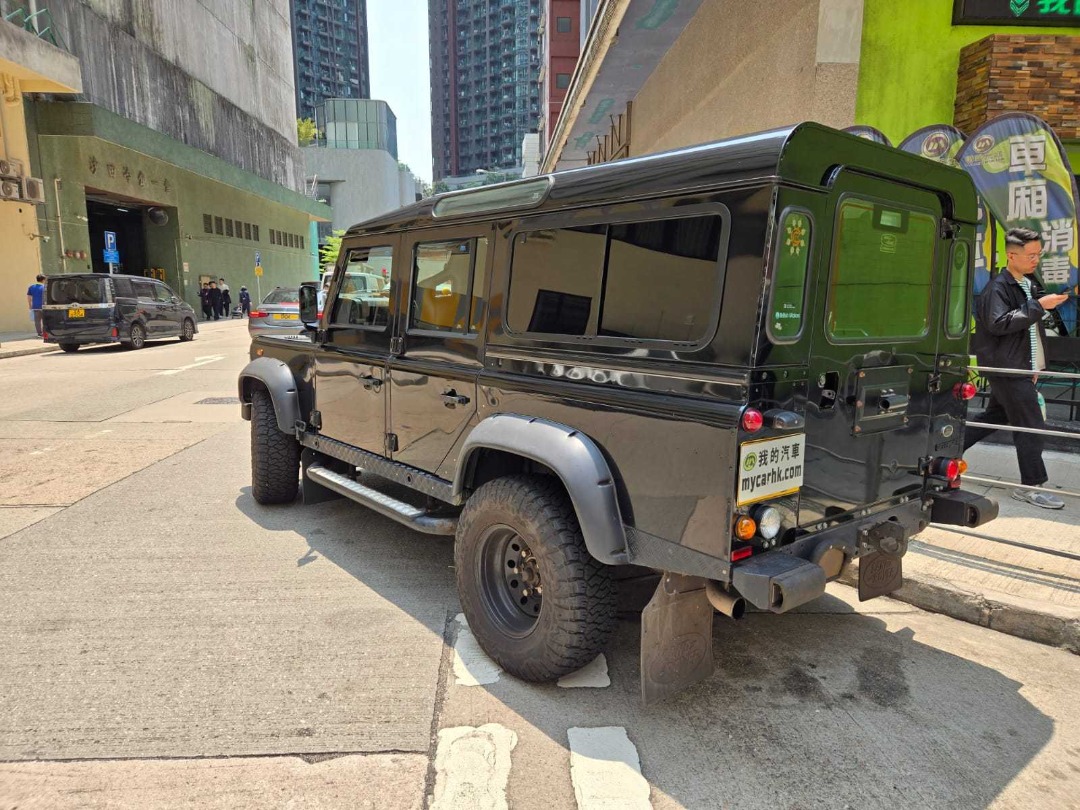 Land Rover  DEFENDER 110 Manual62863128169090113