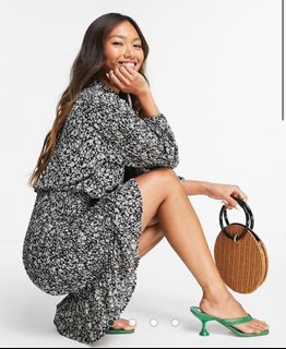 (Category: ) located in . Submitted by diyascloset (Listing ID 1362627799, Image 1). Description: .