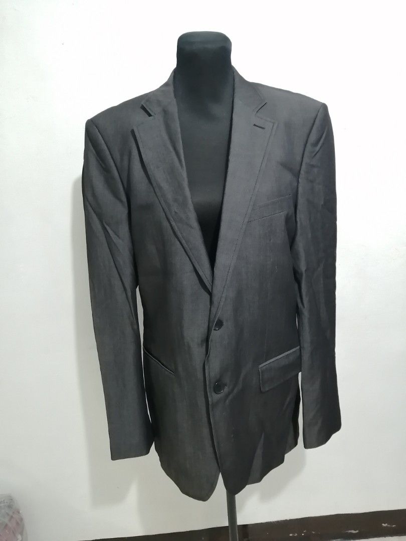 Men's Coat Zara (Category: Sets & Coordinates) located in Caloocan City. Submitted by appleblossoms07 (Listing ID 1362606088, Image 1). Description: Bust: 41" Length : 31.5" Code: 0001.