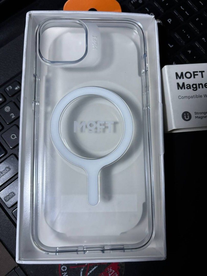MOFT Snap Case with Magsafe (Clear) (Category: Cases & Sleeves) located in Cavite. Submitted by bmdell (Listing ID 1362588128, Image 2). Description: For iPhone 15 Plus. Authentic. Only used once when I tried it on. The original price is around 1,500 in MOFT Official Store ($hopee Mall). Bought on 04/03/2025..