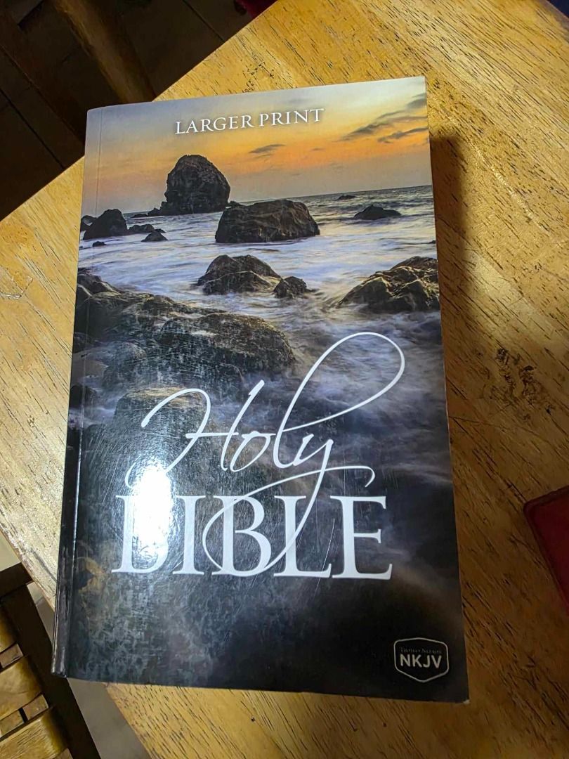 New King James Version (NKJV) of the Holy Bible, Larger Print Edition ...