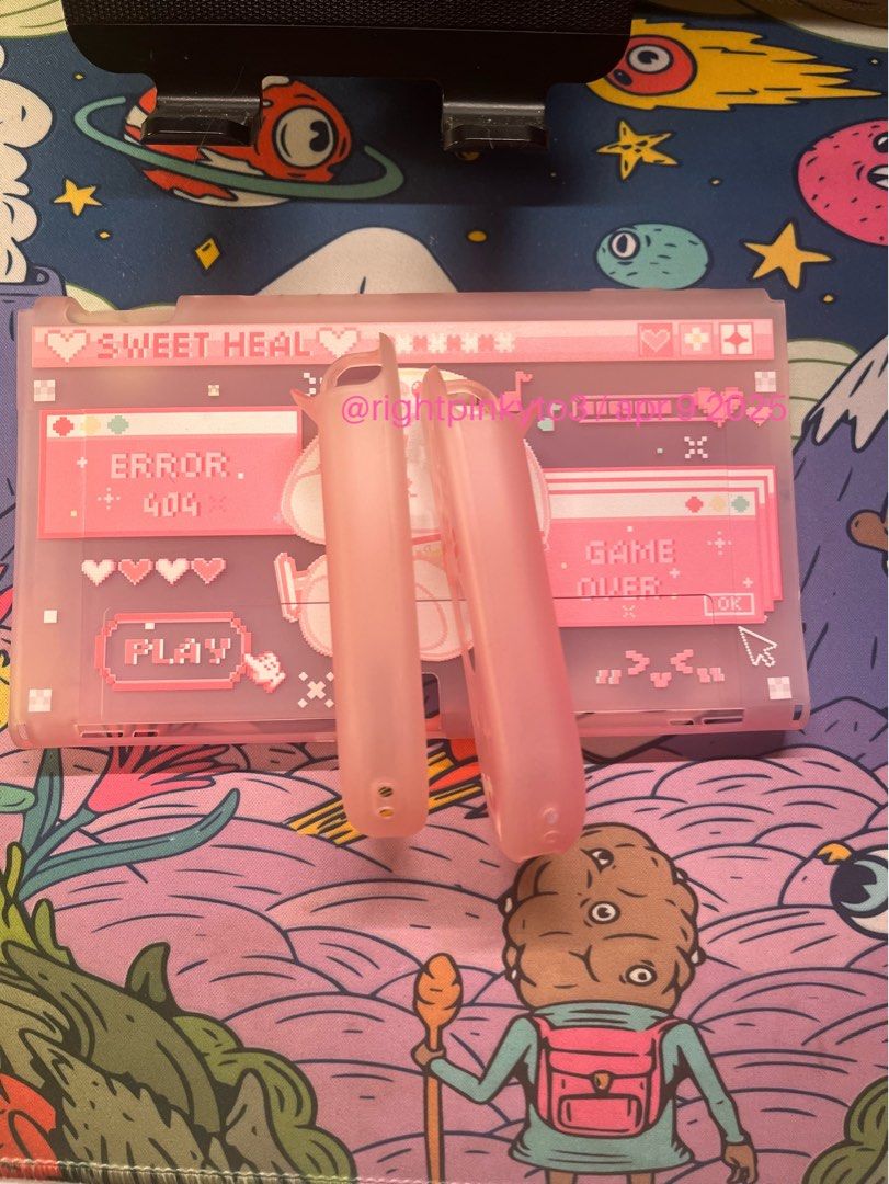 nintendo switch case in pink 💗 fits switch oled (Category: Nintendo) located in Davao. Submitted by rightpinkyto3 (Listing ID 1362647592, Image 2). Description: for switch oled only 🤧 used but not so much, unit was mostly docked .