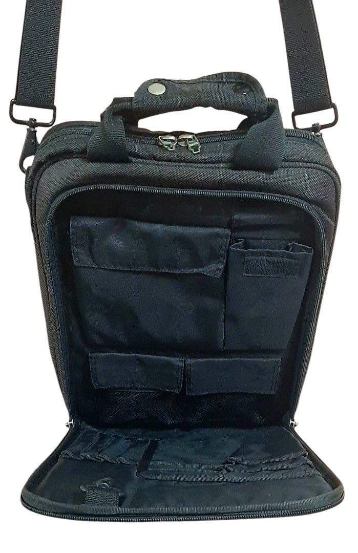 OAKLEY SLING/LAPTOP BAG (Category: Sling Bags) located in Consolacion. Submitted by thriftnitata (Listing ID 1362507506, Image 3). Description: Brand : OAKLEY Model : Laptop Bag Color : Black Materials : 100% nylon Condition : - Overall 9/10 - Basic issue on zipper holder slider, no rubber holder Selling Price : p2000 marked down to p1500 + SF NO RESERVATION DISCLAIMER : No copyright infringement intended. We are not affiliated to any brands feat