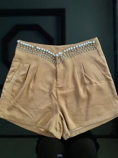 (Category: ) located in . Submitted by oopssallcloset (Listing ID 1362533554, Image 1). Description: .