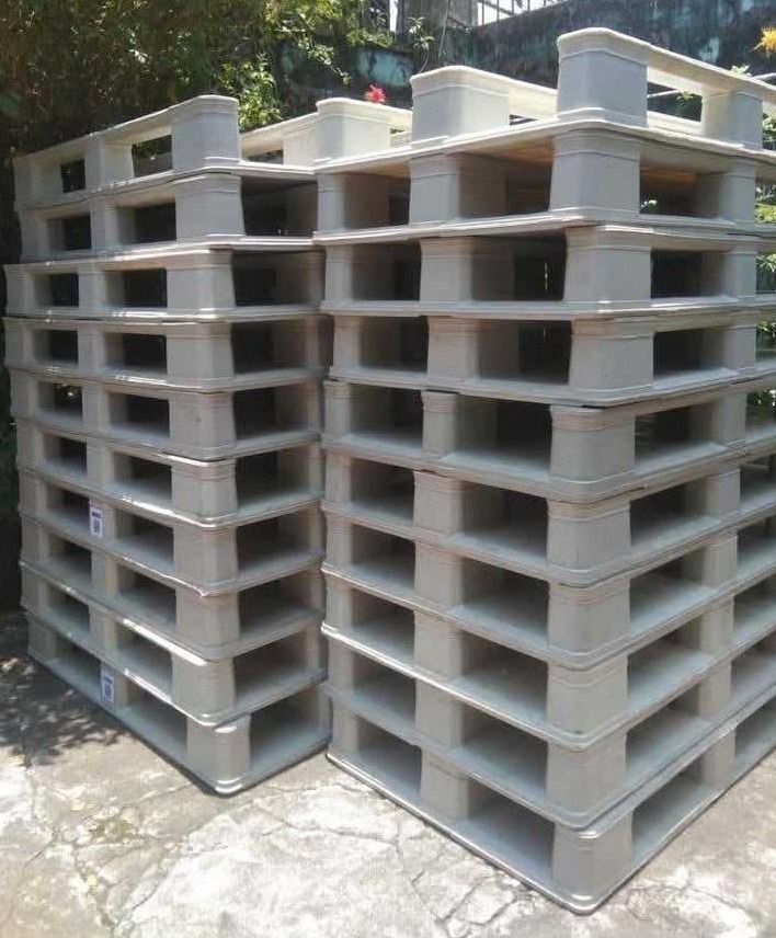 Plastic Pallets: (Category: Construction & Building Materials) located in Taguig. Submitted by infotechnologiez (Listing ID 1362564828, Image 1). Description: FOR SALE: PLASTIC PALLETS * Size 80cm x 120cm x 6in * Plaintop 2 way open 2 way closed * Heavy duty * 5 Tons Max weight Capacity * White & Gray available 📞 0994-977-8833 💵 Mode of Payment: GCASH and Online Bank Payment 🛵 Delivery Through LALAMOVE 🚛 We Ship Nationwide (LBC / AP CARGO).