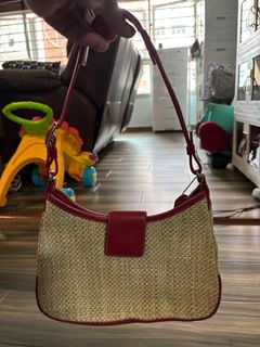 (Category: ) located in . Submitted by thrifted.love (Listing ID 1362571728, Image 1). Description: .