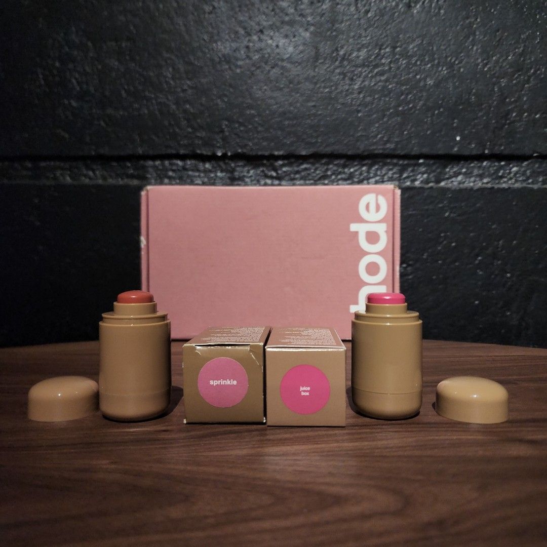 Rhode Infused with Peptide Blush (Category: Makeup) located in Manila. Submitted by lachinitasph_ (Listing ID 1362635782, Image 1). Description: Rhode Blush Bnew ✔️ Sprinkle ✔️ Juicebox.