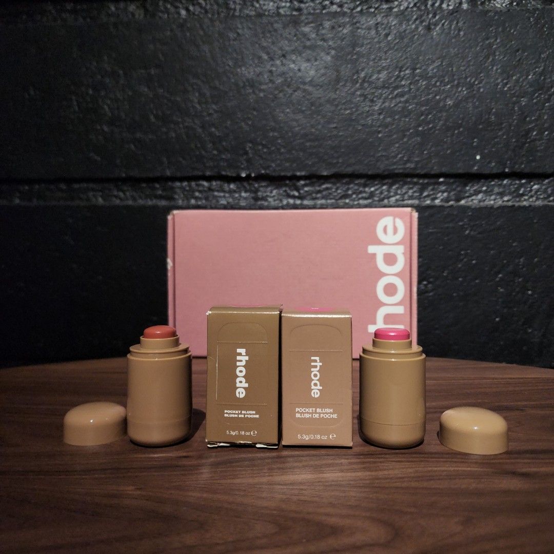 Rhode Infused with Peptide Blush (Category: Makeup) located in Manila. Submitted by lachinitasph_ (Listing ID 1362635782, Image 2). Description: Rhode Blush Bnew ✔️ Sprinkle ✔️ Juicebox.