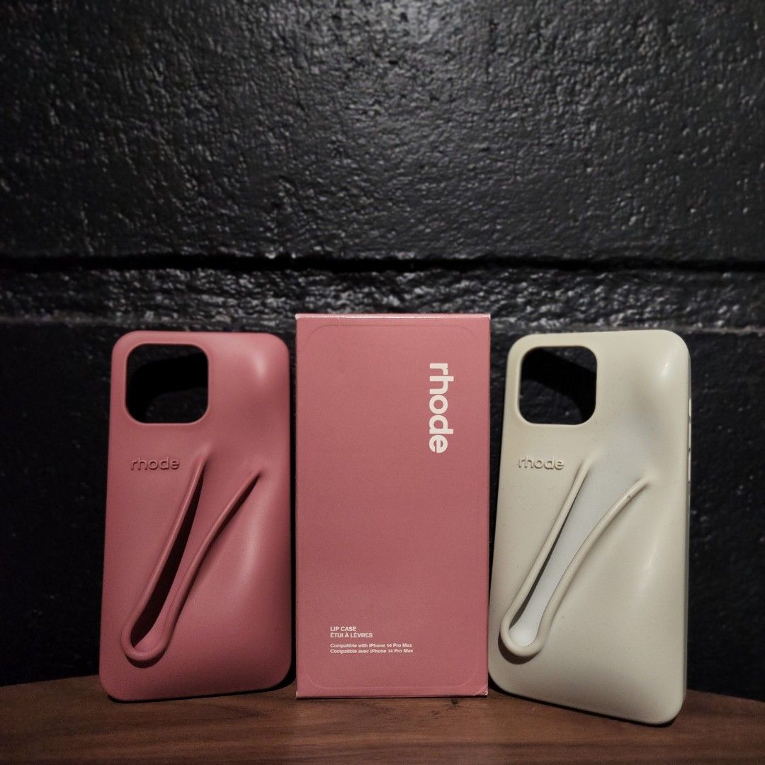 Rhode Iphone Lip Case (Iphone Case) (Category: Cases & Sleeves) located in Manila. Submitted by lachinitasph_ (Listing ID 1362627413, Image 1). Description: ✨️100% Authentic - as seen in box, it was shipped from US. bought from rhode website Rhode Lip Case in Salty Sand (bnew with box) - 1,950 Rhode Lip Case in Gray (slightly used) - 1,700 🔹️ cases compatible with iphone 13 - iphone 15 pro max, tho the box says iphone 14 pro max🔹️.