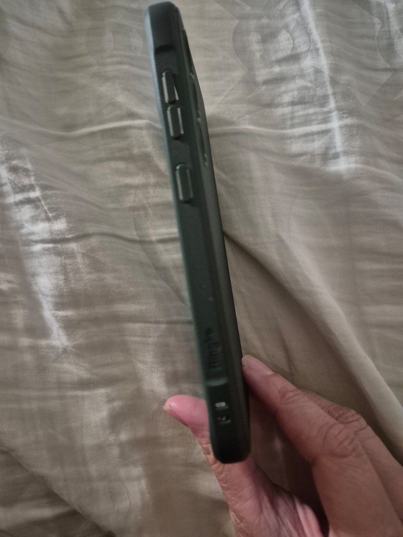 Ringke Samsung S24 Case (Category: Cases & Sleeves) located in Pasig City. Submitted by beeeeeg (Listing ID 1362556144, Image 2). Description: rfs: barely used, have too many cases 💸payment via gcash, bpi or bdo 🏍 pick up in pasig via grab or lalamove care of buyer.