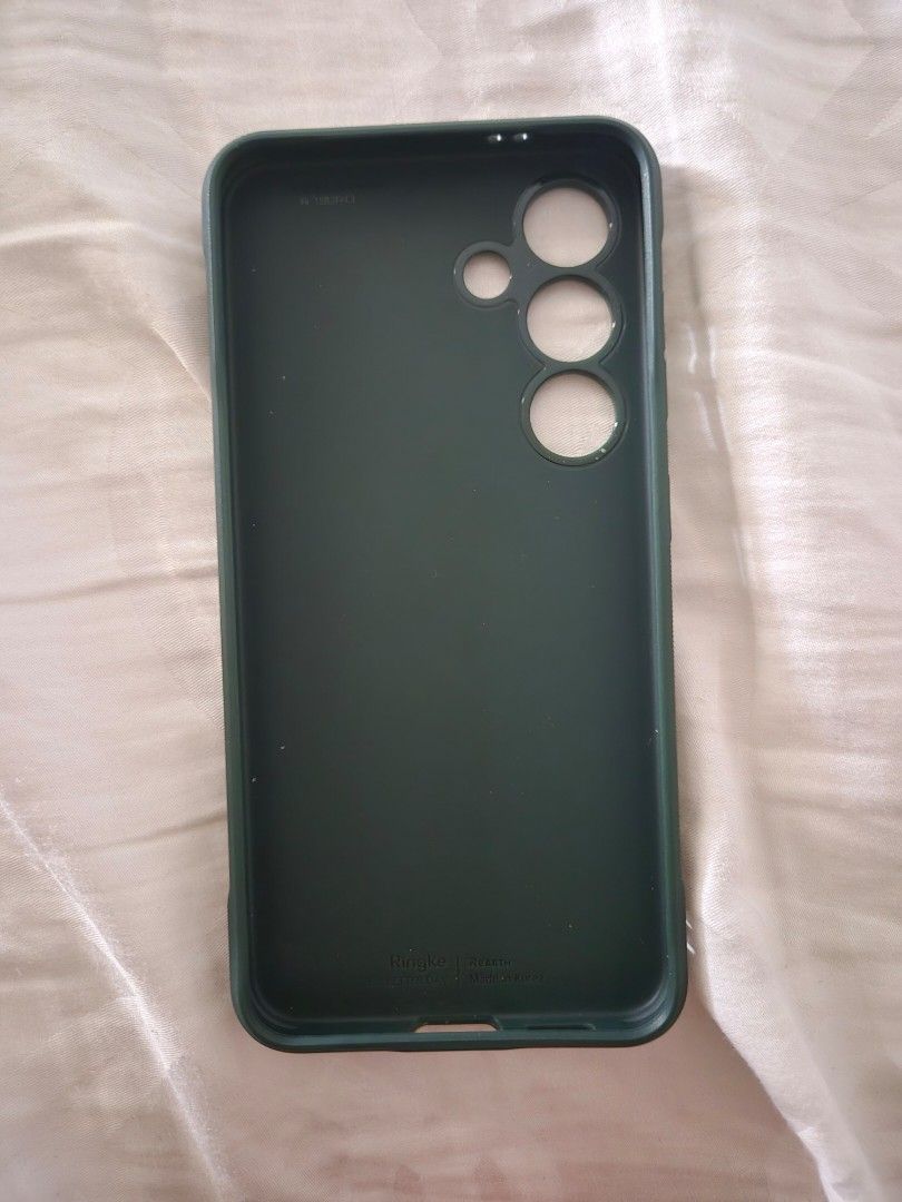 Ringke Samsung S24 Case (Category: Cases & Sleeves) located in Pasig City. Submitted by beeeeeg (Listing ID 1362556144, Image 3). Description: rfs: barely used, have too many cases 💸payment via gcash, bpi or bdo 🏍 pick up in pasig via grab or lalamove care of buyer.