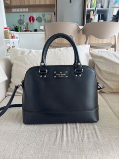 (Category: ) located in . Submitted by glitzyglam (Listing ID 1362557342, Image 1). Description: .