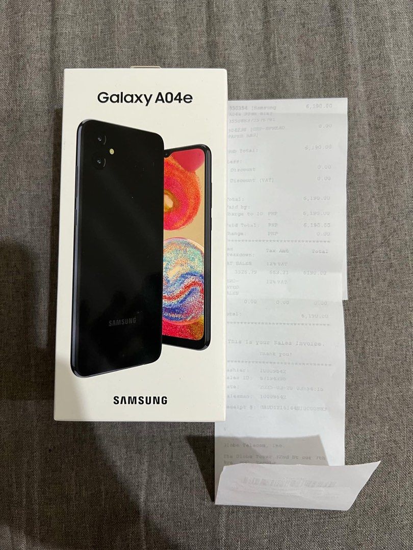 SAMSUNG GALAXY A04e (Category: Samsung) located in Quezon City. Submitted by thriftythreadsbynadyaandelay (Listing ID 1362605974, Image 1). Description: sealed 32 gb black loc: Mandaluyomg.