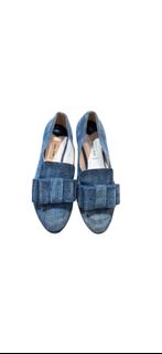 (Kategori: ) berada di . Dikirim oleh sarita_brandedpreloved (ID iklan 1362544729, Gambar 1). Deskripsi: .