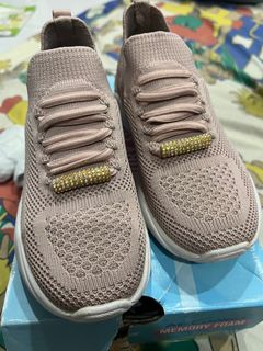 (Category: ) located in . Submitted by lovetoshops7 (Listing ID 1362579501, Image 1). Description: .