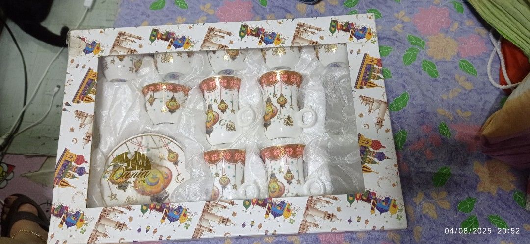 Tea set (Category: Coffee & Tea Tableware) located in Caloocan City. Submitted by lillybagin (Listing ID 1362604321, Image 2). Description: Turkish tea set bawas na Po Ng 2 spoons 3 saucers 2 tasa pero never nagamit kahit Isang beses..