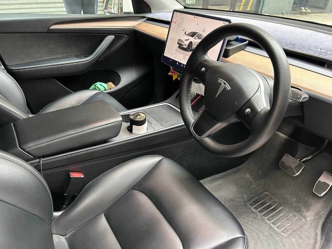 Tesla  MODEL Y LR Auto62863174554627114