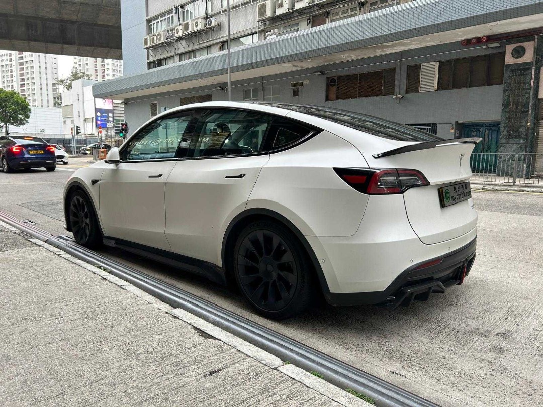 Tesla  MODEL Y LR Auto62863174554627113