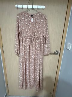 (Category: ) located in . Submitted by switzwardrobe (Listing ID 1362558017, Image 1). Description: .