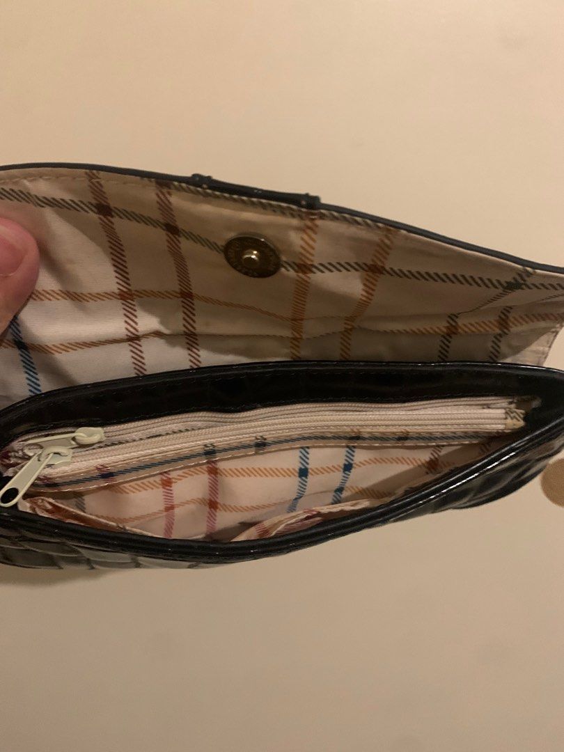 Vintage Liz Clairborne Mini Leather Purse (Category: Purses & Pouches) located in Mandaluyong City. Submitted by tinskyrey (Listing ID 1362483593, Image 3). Description: Vintage Liz Clairborne Mini Leather Purse Pre-loved Lightly used Authentic SF c/o buyer.