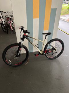 (Category: ) located in . Submitted by bikes_and_pc_custom (Listing ID 1362561959, Image 1). Description: .