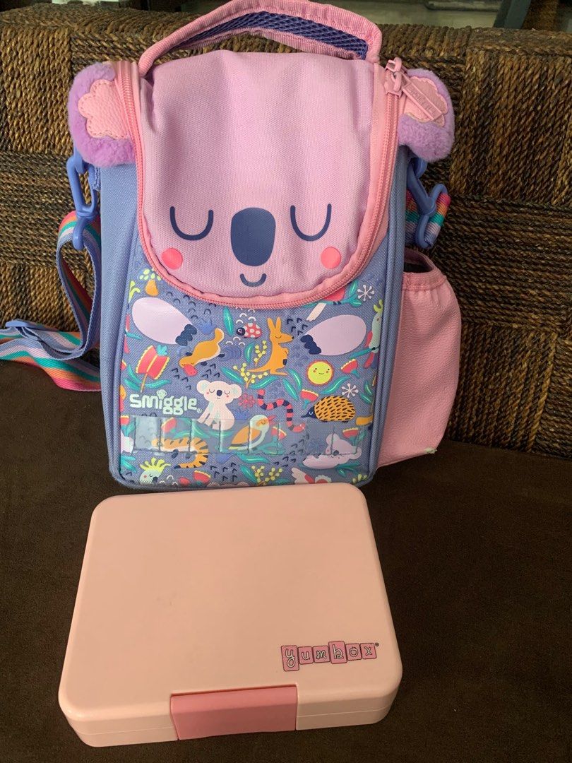 Yumbox snack and smiggle lunchbag Bundle (Category: Food Organization & Storage) located in Taguig. Submitted by jhacloset (Listing ID 1362500399, Image 1). Description: 1. Yumbox snack original (excellent condition) - malinis at walang itim itim - sign of usage 2.Original Smiggle lunchbag (Koala) -super ganda pa, walang punit punit, malinis ang loob , walang mga sulat. -very minimal sign of usage. Rfs / upgrading for big school. Actual picture p