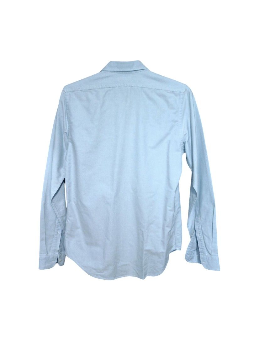 Zara Long Sleeves Polo (Category: Formal Shirts) located in Makati City. Submitted by inxsstuff (Listing ID 1362531312, Image 3). Description: Denim texture With piped button placket Medium Superslim Fit Good condition Payment via Gcash or BPI transfer.