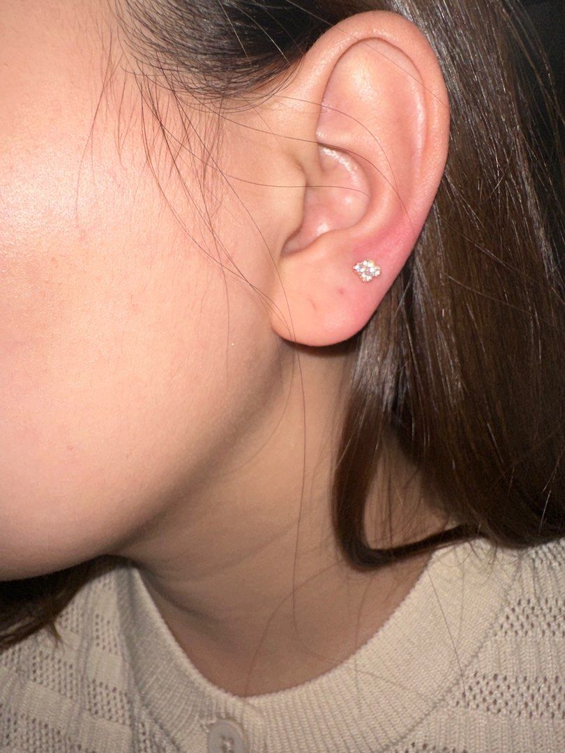 14K Rosegold Earrings (Category: Earrings) located in Angeles City. Submitted by sorted.things (Listing ID 1362830337, Image 2). Description: Sourced from Wanderlux 14K rosegold with zirconian stones For 2nd piercings and for babies Very nice and makintab in person 💖 SF is free for this item.