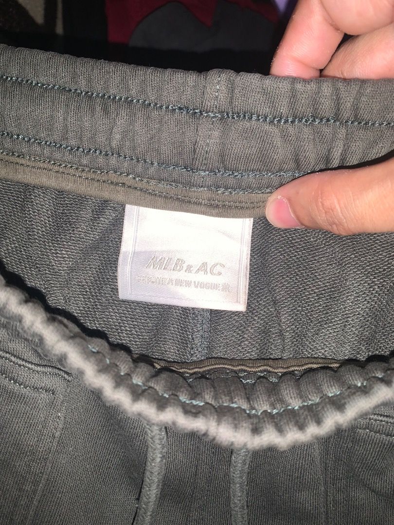 Ami x MLB short (Category: Shorts) located in Caloocan City. Submitted by for-keep (Listing ID 1362734428, Image 2). Description: 300plus Shipping fee.