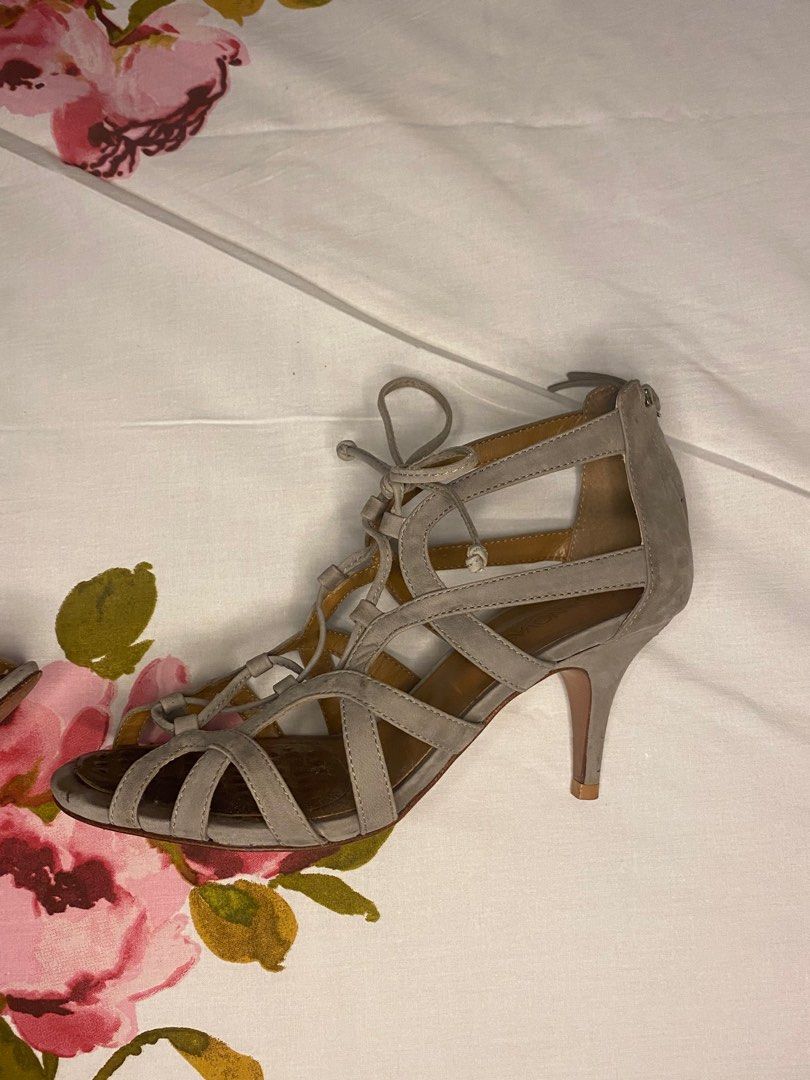 [Asanovas] Vero Cuoio heels (Category: Heels) located in San Juan City. Submitted by isa_declutters (Listing ID 1362686568, Image 3). Description: Rfs: I don’t actually like wearing heels but this one was pretty decent. Things to take note: added cushion/silicon to the balls of the feet on the heel for more comfort. .