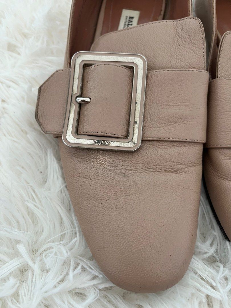 Authentic Bally loafers (Category: Flats & Sandals) located in San Jose. Submitted by mlvd31 (Listing ID 1362686351, Image 3). Description: Authentic Bally loafers Bally is a Swiss luxury brand Genuine leather Classy, can be worn with a dress, jeans, skirt or shorts Size 7.5.