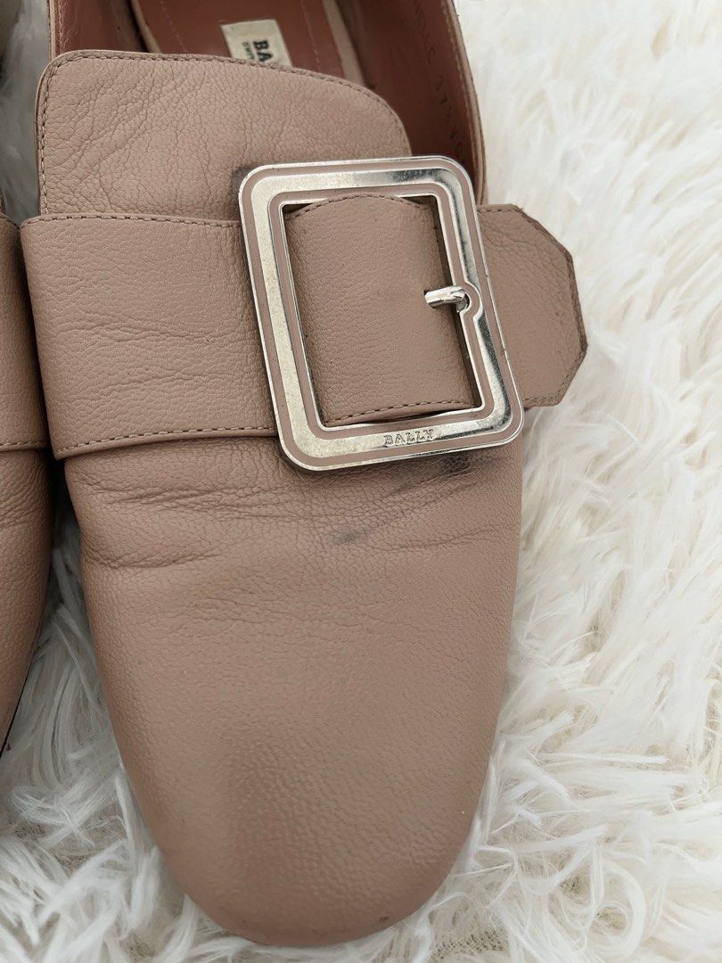 Authentic Bally loafers (Category: Flats & Sandals) located in San Jose. Submitted by mlvd31 (Listing ID 1362686351, Image 2). Description: Authentic Bally loafers Bally is a Swiss luxury brand Genuine leather Classy, can be worn with a dress, jeans, skirt or shorts Size 7.5.