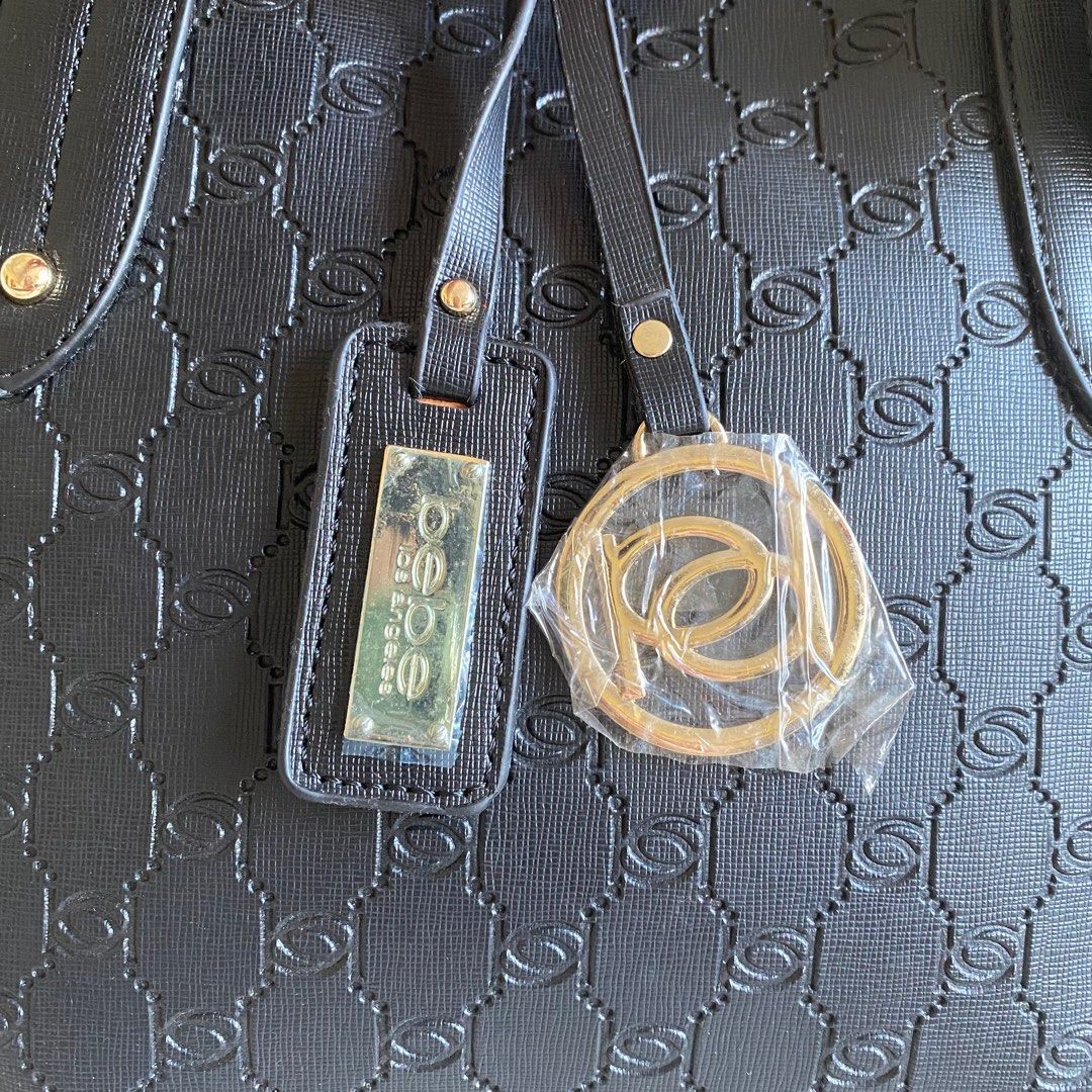 Bebe Black Tote Bag (Category: Luxury Bags & Wallets) located in Quezon City. Submitted by nikknacks (Listing ID 1362656410, Image 3). Description: Bebe Black Tote Bag ✅Brand new ✅💯original ✅RFS: Decluttering 💰Original price is USD 99 (around Php 5,700) and selling for only Php 2,900 📩PM if interested .
