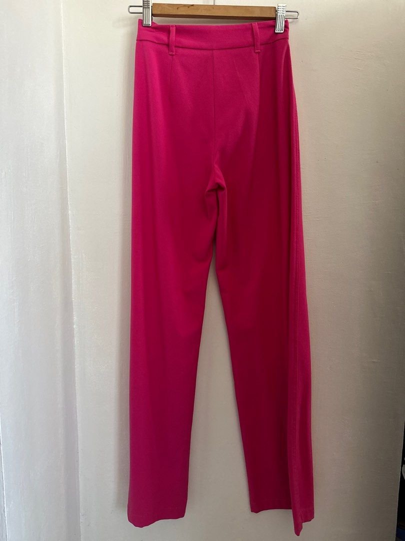 Bershka Tailored Trouser / Pants (Category: Other Bottoms) located in Dagupan City. Submitted by bibleeeeee (Listing ID 1362714606, Image 2). Description: NEGOTIABLE!!! USED TWICE 23 INCHES ORIGINAL PRICE: 2295 SEND A DM FOR WHEN WORN MURA NA PO ITO.