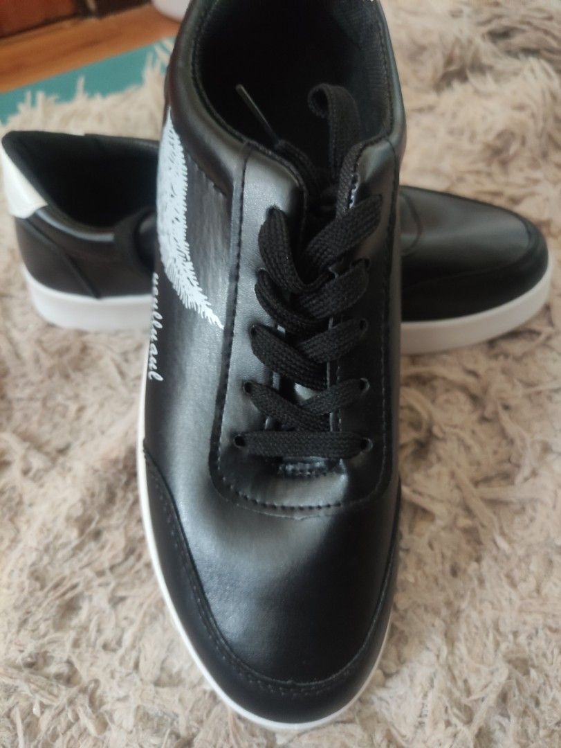 Black Casual Rubber Shoes (Category: Casual Shoes) located in Quezon City. Submitted by thetimelessfinds (Listing ID 1362682351, Image 1). Description: Status: Brand New Size: 42 Color: Black Pattern: Plain Style: Sneaker Material: PU Leather Height: Low Cut RFS: extra stocks For promotion and discount, check my page listing for additional information..