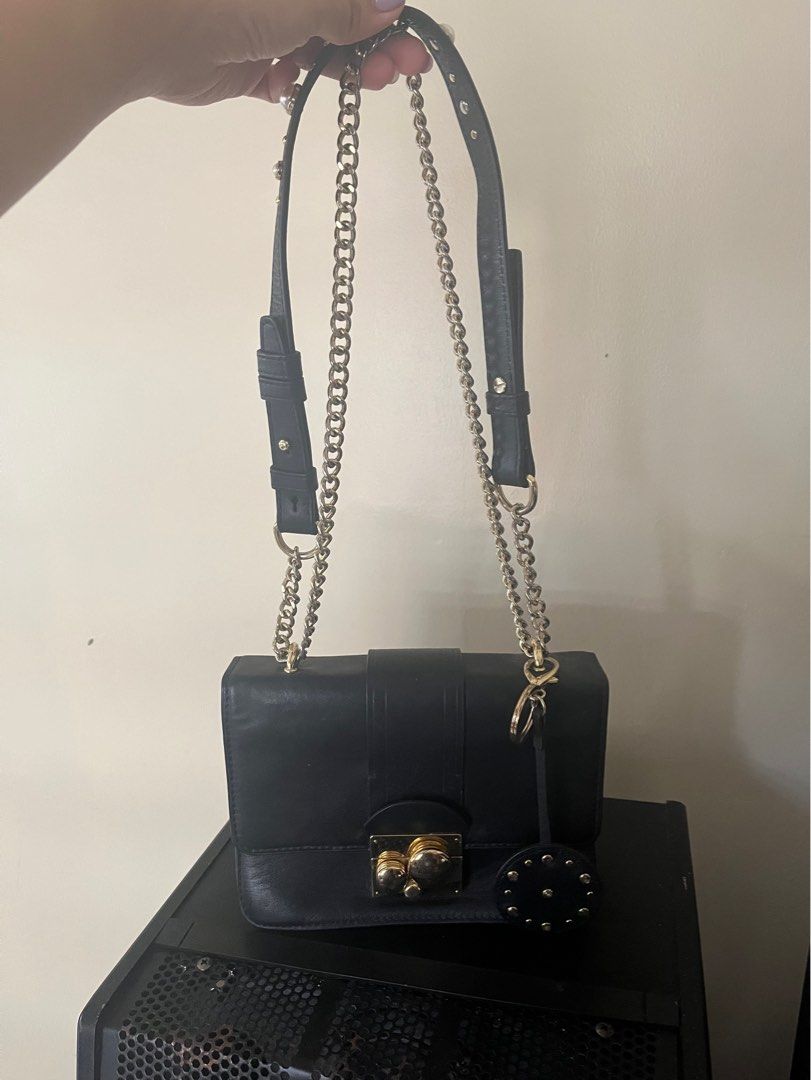 Black Leather Shoulder/Kili Bag (Category: Shoulder Bags) located in Manila. Submitted by msmarison (Listing ID 1362672573, Image 2). Description: Selling Italy Bag This bag is looking for new home. 💌 Dm for more info or sa ig: msmarison .