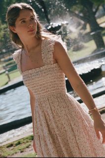 (Category: ) located in . Submitted by clearmywardrobemess (Listing ID 1362813038, Image 1). Description: .