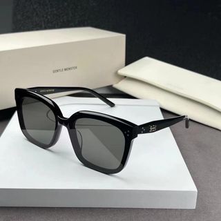 (Category: ) located in . Submitted by fashion.shoppp (Listing ID 1362715832, Image 1). Description: .