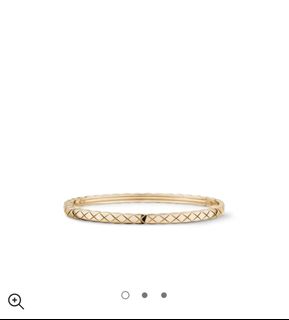 (Category: ) located in . Submitted by fashion_angel (Listing ID 1362780559, Image 1). Description: .