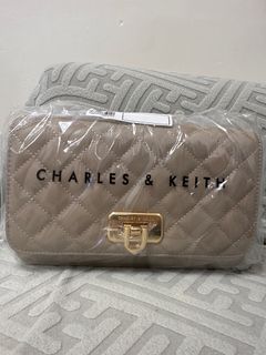 （分類：）位於 。 由 geeligooloo 提交（商品編號 1362780334，圖片 1）。簡介： 。