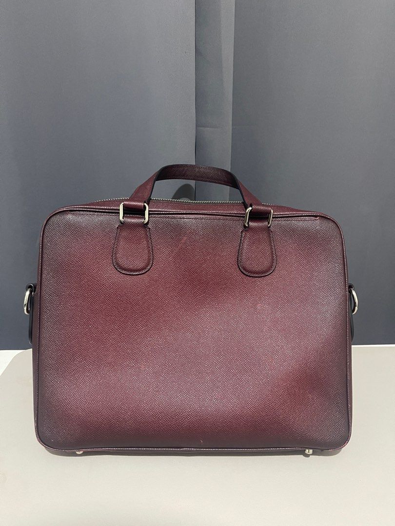 Coach Laptop bag (Category: Laptop Bags & Sleeves) located in Makati City. Submitted by rodz2023 (Listing ID 1362757627, Image 2). Description: RFS : decluttering Nawala yong sling nya. Pero nyo po bilhan ng bago. Can fit 13 inches. Meron fade lang ng color due to usage pero pwede nyo ipapaint po. Interior napaganda pa. See the last photo for references .