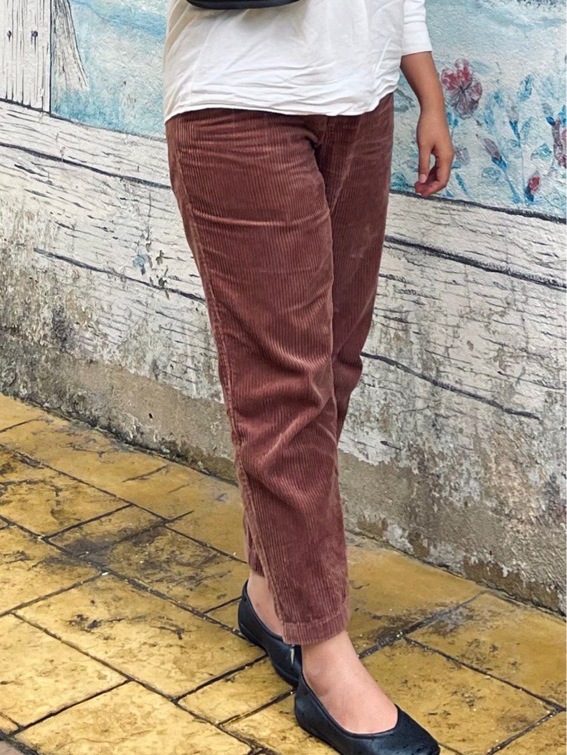Corduroy Pants Mur Mur (Category: Jeans & Leggings) located in Tanjong Kling. Submitted by ffaqsb (Listing ID 1362799104, Image 2). Description: - Size L - XL - reason nak jual sebab dah makin gemuk so tak muat - boleh nego.